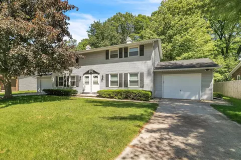 1971 Belmont Dr, Green Bay, WI 54304
