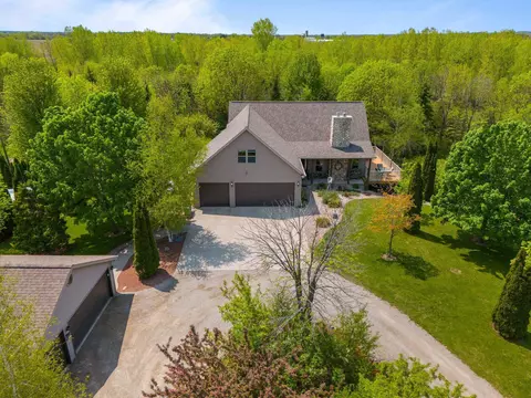 w1853 Lau Road, Freedom, WI 54130