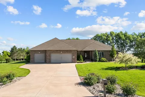 14 Golden Wheat Ln, Wrightstown, WI 54180