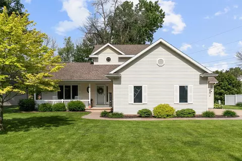 1690 Alcan Dr, Menasha, WI 54952