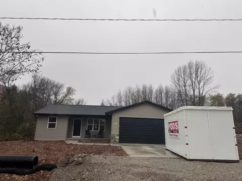 1021 Sunnyview Rd, Oshkosh, WI 54901