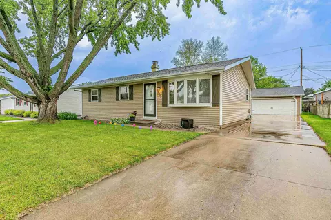 2248 Henry St, Neenah, WI 54956