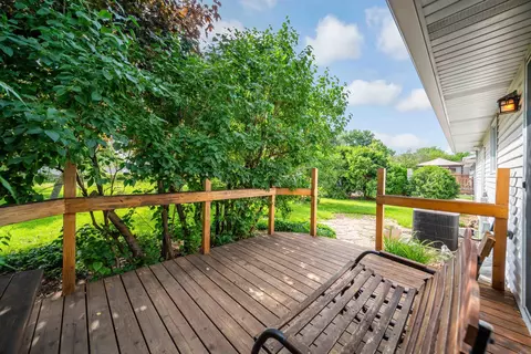 Exterior - 2424 S Horizon Dr, Appleton, WI 54915 photo 5 of 6