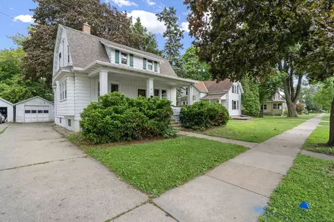 713 4th St, De Pere, WI 54115