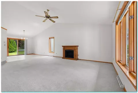 Living - 3020 W Glenpark Dr, Appleton, WI 54914 photo 1 of 5