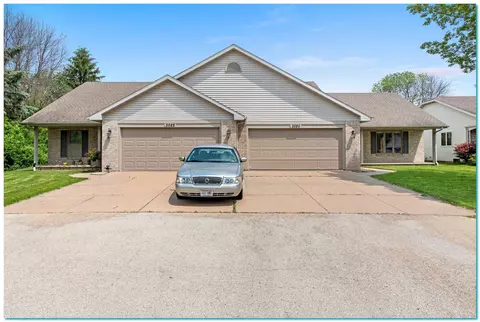 3020 W Glenpark Dr, Appleton, WI 54914