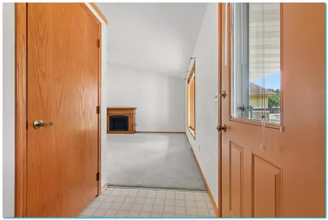 Entry Way - 3020 W Glenpark Dr, Appleton, WI 54914 photo 1 of 2