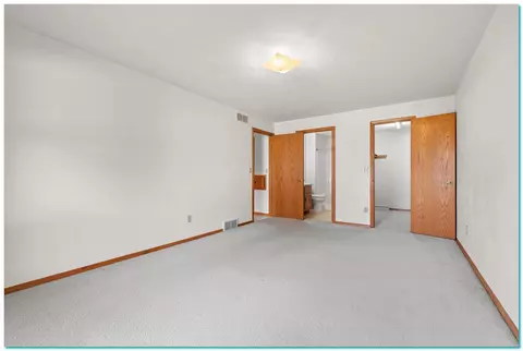 Bedroom - 3020 W Glenpark Dr, Appleton, WI 54914 photo 2 of 4