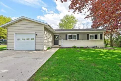 495 Betterway Dr, Mayville, WI 53050