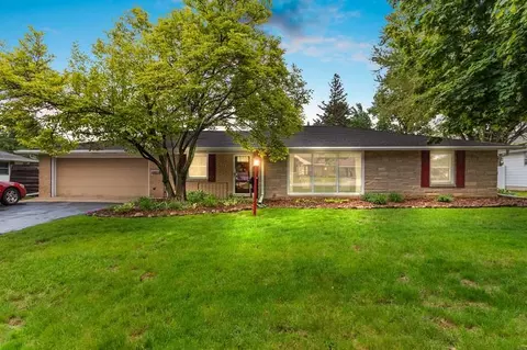 515 S Washington St, Combined Locks, WI 54113