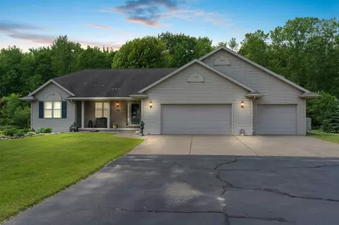 1245 River Valley Rd, Sobieski, WI 54171