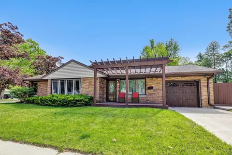 1217 N 23rd St, Manitowoc, WI 54220