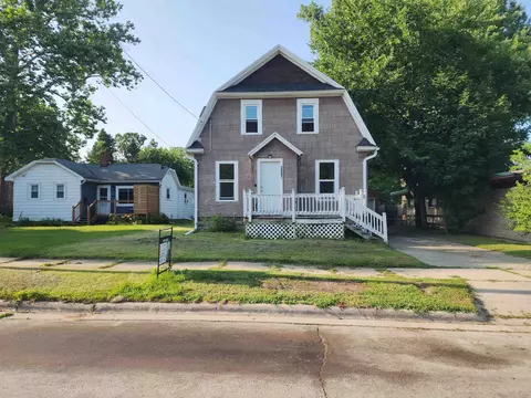 1479 Kurtz Ave, Green Bay, WI 54301