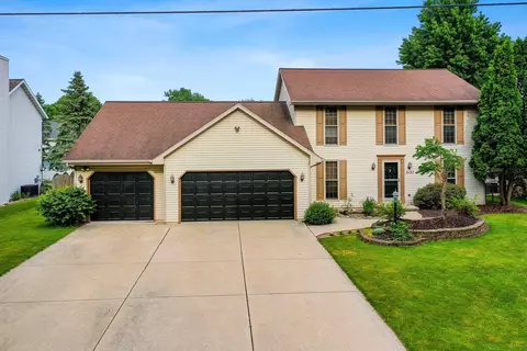 2127 S Point Rd, Green Bay, WI 54313