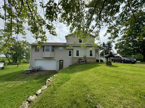 1695 Mill Rd, Greenleaf, WI 54126