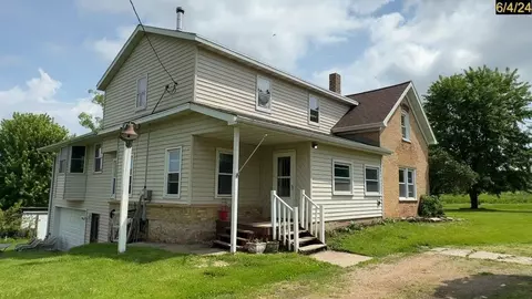 Exterior - 1695 Mill Rd, Greenleaf, WI 54126 photo 3 of 9
