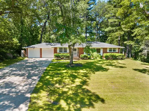 1047 St Lawrence Dr, Green Bay, WI 54302