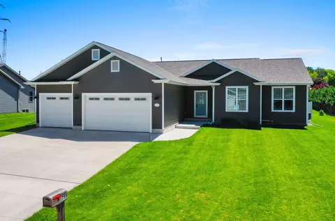 1755 Northridge Ct, Menasha, WI 54952