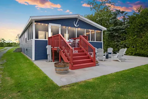 3122 Windross Ln, Little Suamico, WI 54141