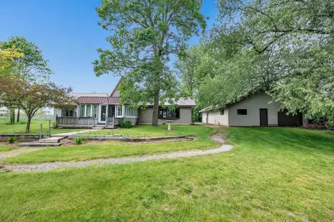 1611 Harbor Rd, Oconto, WI 54153