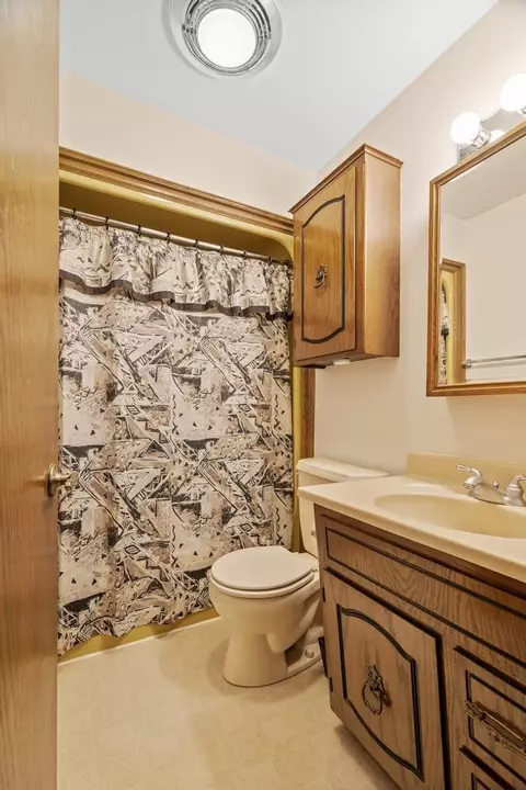 Bath - 305 Norbert St, Wrightstown, WI 54180 photo 1 of 3