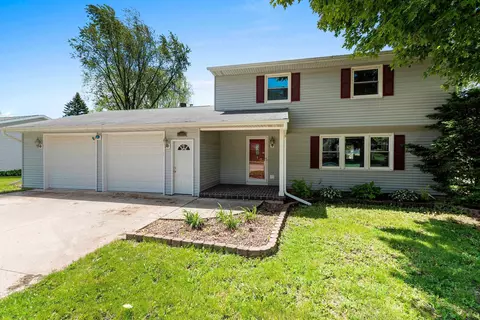 1405 Cormier Rd, Green Bay, WI 54313