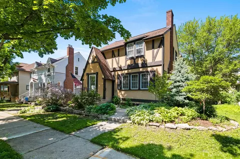 523 Cass St, Green Bay, WI 54301