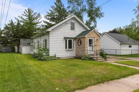 2008 Plymouth St, Oshkosh, WI 54901