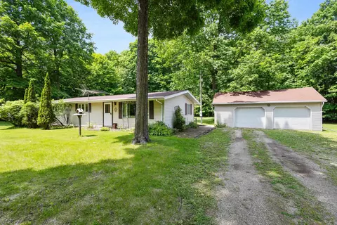 7606 Splinter Creek Ln, Oconto Falls, WI 54154