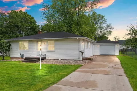 1143 Badger St, Green Bay, WI 54303