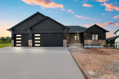 3054 Stone Fence Pl, Green Bay, WI 54311