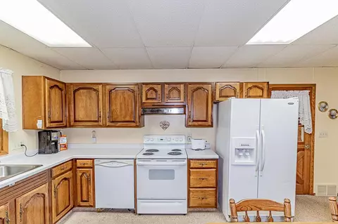 Kitchen - w4458 Rock Road, Appleton, WI 54913 photo 3 of 8