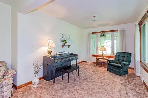 Living - w4458 Rock Road, Appleton, WI 54913 photo 2 of 6