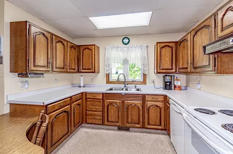Kitchen - w4458 Rock Road, Appleton, WI 54913 photo 2 of 8