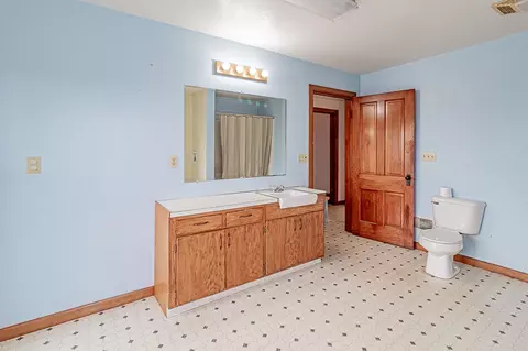 Bath - w4458 Rock Road, Appleton, WI 54913 photo 4 of 5