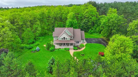 11115 Edminster Rd, Waupaca, WI 54981