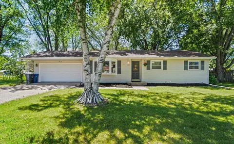 1004 Stead Dr, Menasha, WI 54952