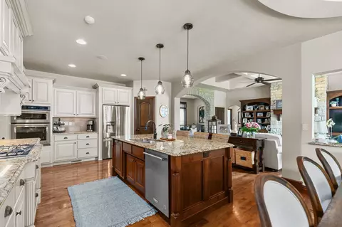 Kitchen - 5520 N Summerland Dr, Appleton, WI 54913 photo 4 of 5