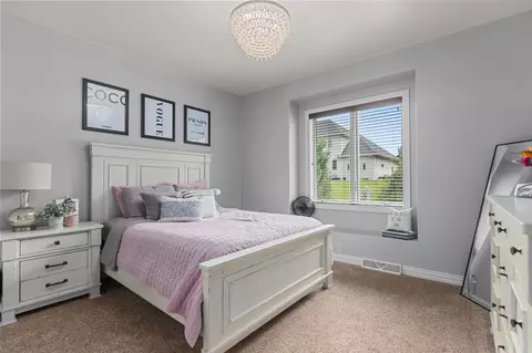 Bedroom - 5520 N Summerland Dr, Appleton, WI 54913 photo 3 of 9