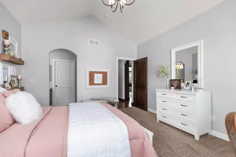 Bedroom - 5520 N Summerland Dr, Appleton, WI 54913 photo 2 of 9