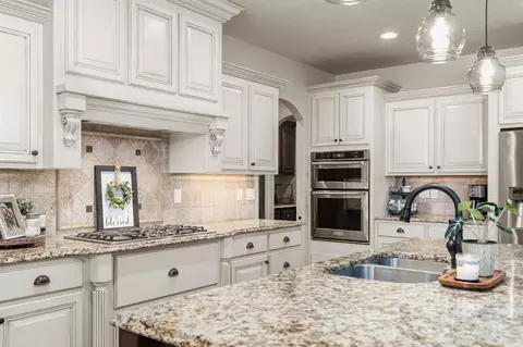 Kitchen - 5520 N Summerland Dr, Appleton, WI 54913 photo 2 of 5