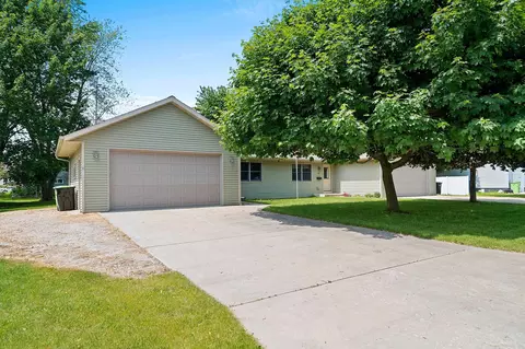 137 Jefferson St, Oconto Falls, WI 54154