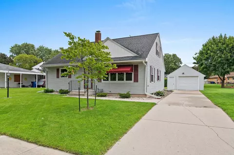 434 N Washington St, De Pere, WI 54115