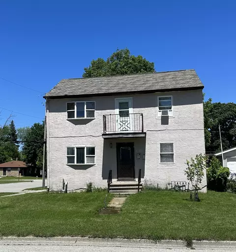 1569 Cass St, Green Bay, WI 54302