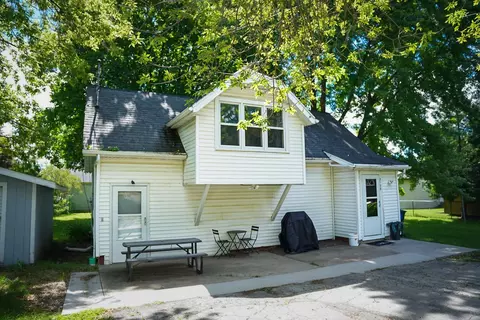 2129 S Broadway St, Green Bay, WI 54304