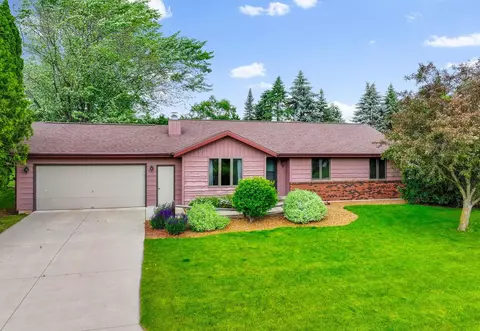 4718 W Periwinkle Ct, Appleton, WI 54914 photo 1