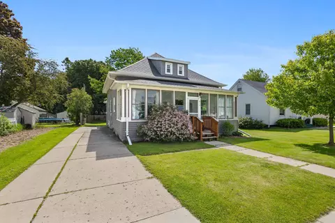 814 1st St, Kewaunee, WI 54216