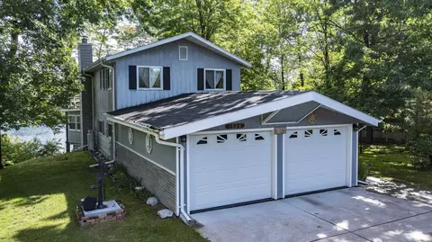 n1308 West Stratton Road, Waupaca, WI 54981