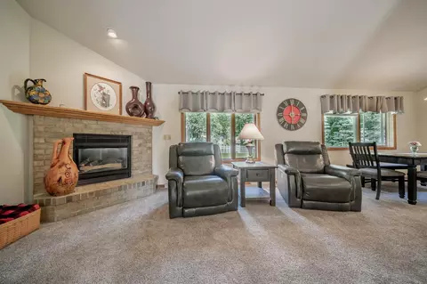 Living - 1900 S Carriage Ln, Appleton, WI 54914 photo 1 of 4