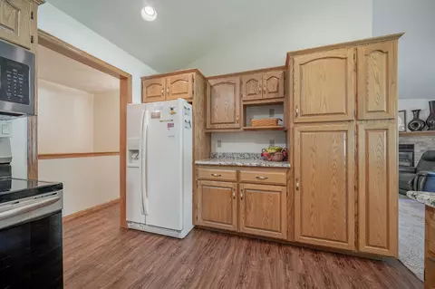 Kitchen - 1900 S Carriage Ln, Appleton, WI 54914 photo 2 of 3